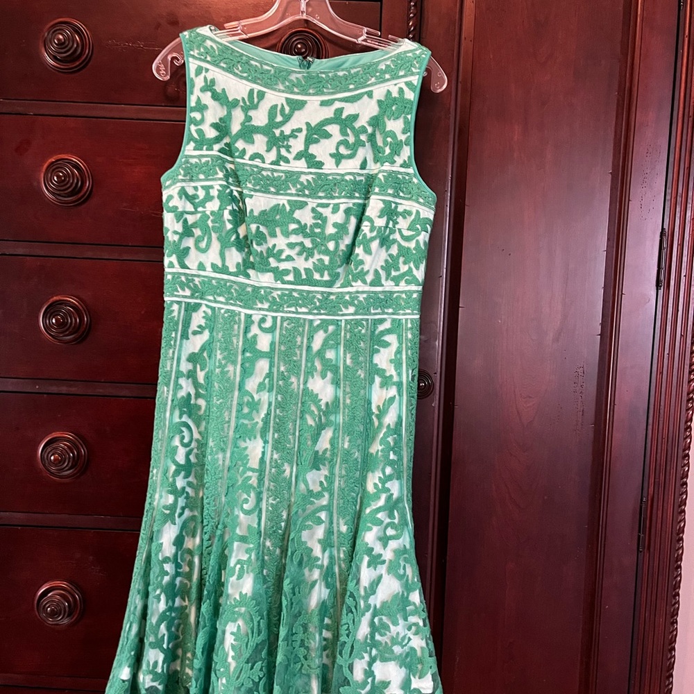 Tadashi Shoji size 8 green ALine  brocade dress.